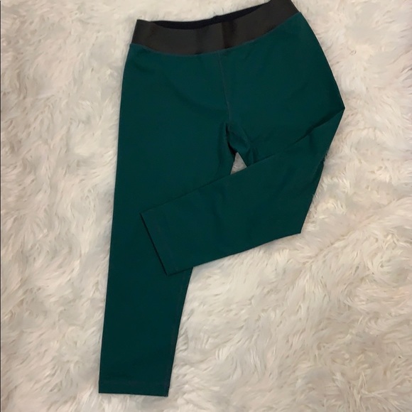 Pants - 3/$20 bundle 🌺 Crop leggings, size M